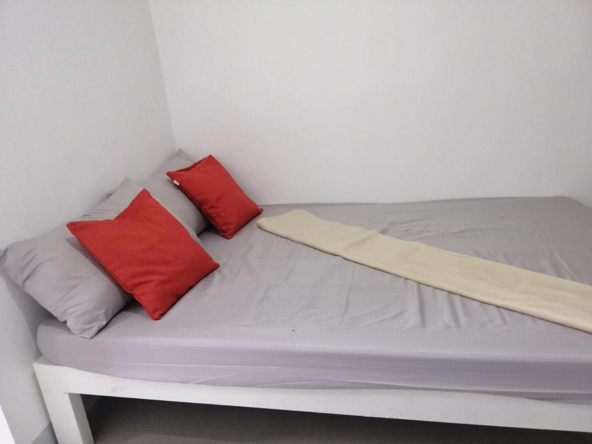 Katrina'S Dorm Hostel Tarlac City Bagian luar foto