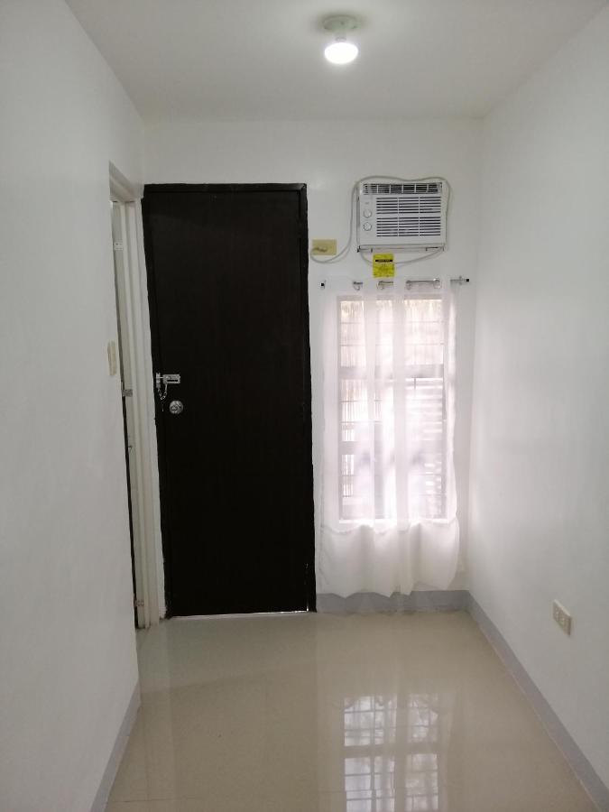 Katrina'S Dorm Hostel Tarlac City Bagian luar foto