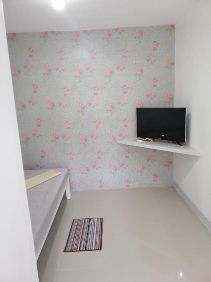 Katrina'S Dorm Hostel Tarlac City Bagian luar foto